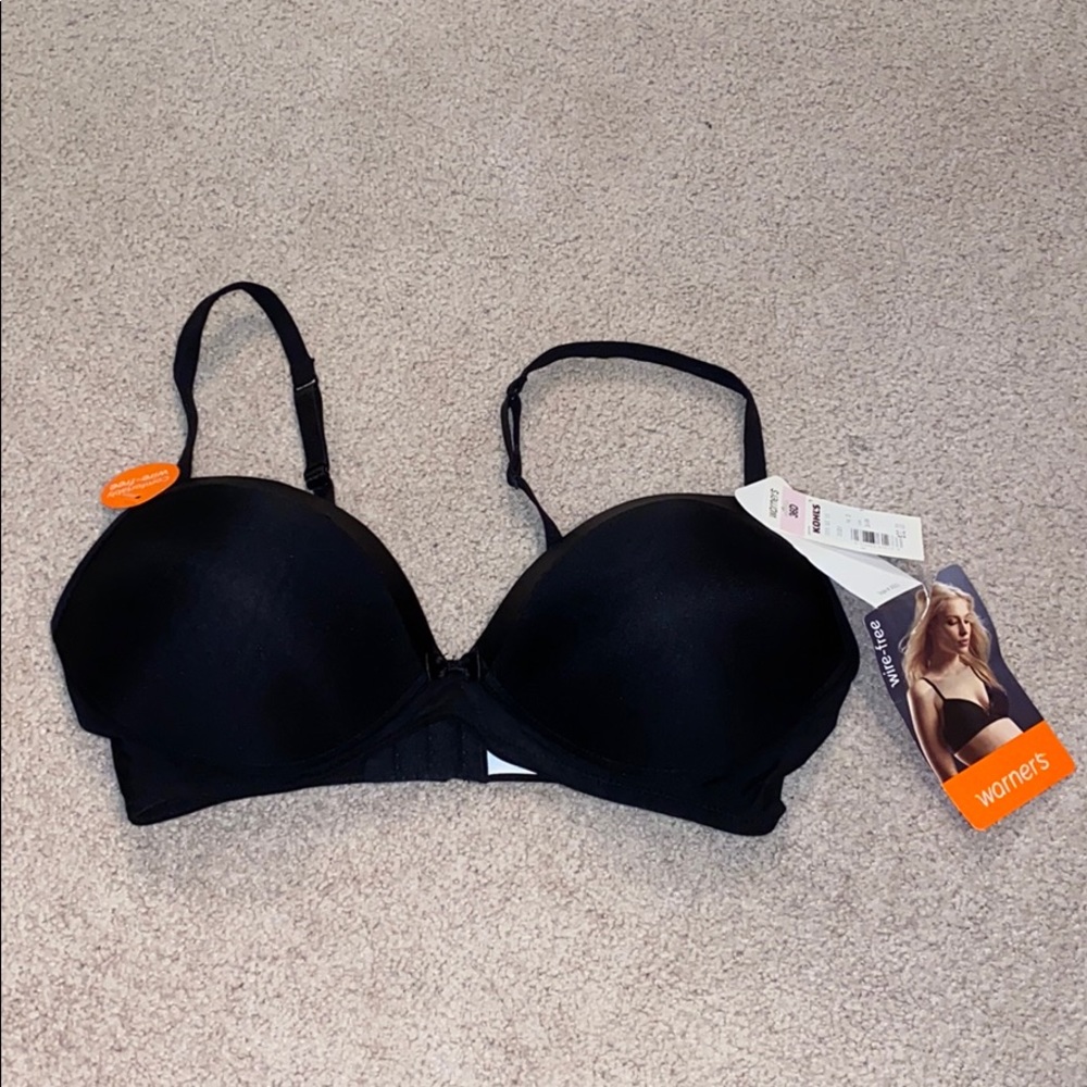Brand new kohl’s black bra 36D. Made by Warner’s
